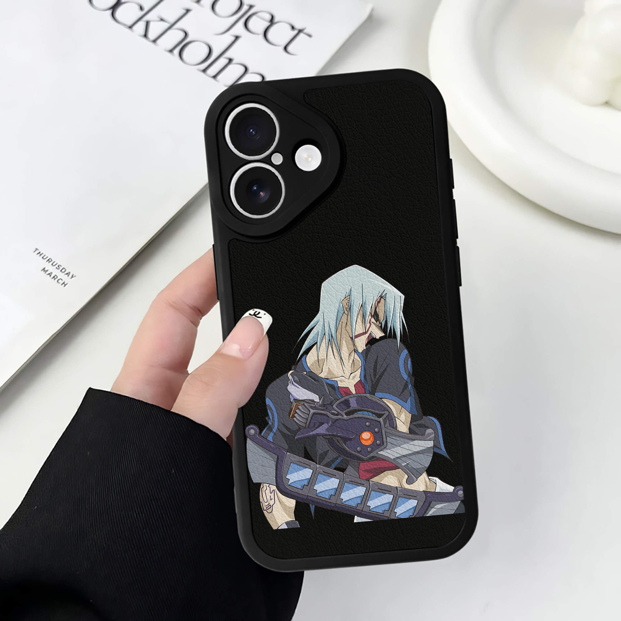 （画像用） 遊☆戯☆王 Yu-Gi-Oh! 【iPhone 16シリーズ対応】シリコンスマホケース（レザー調） 材質：シリコン